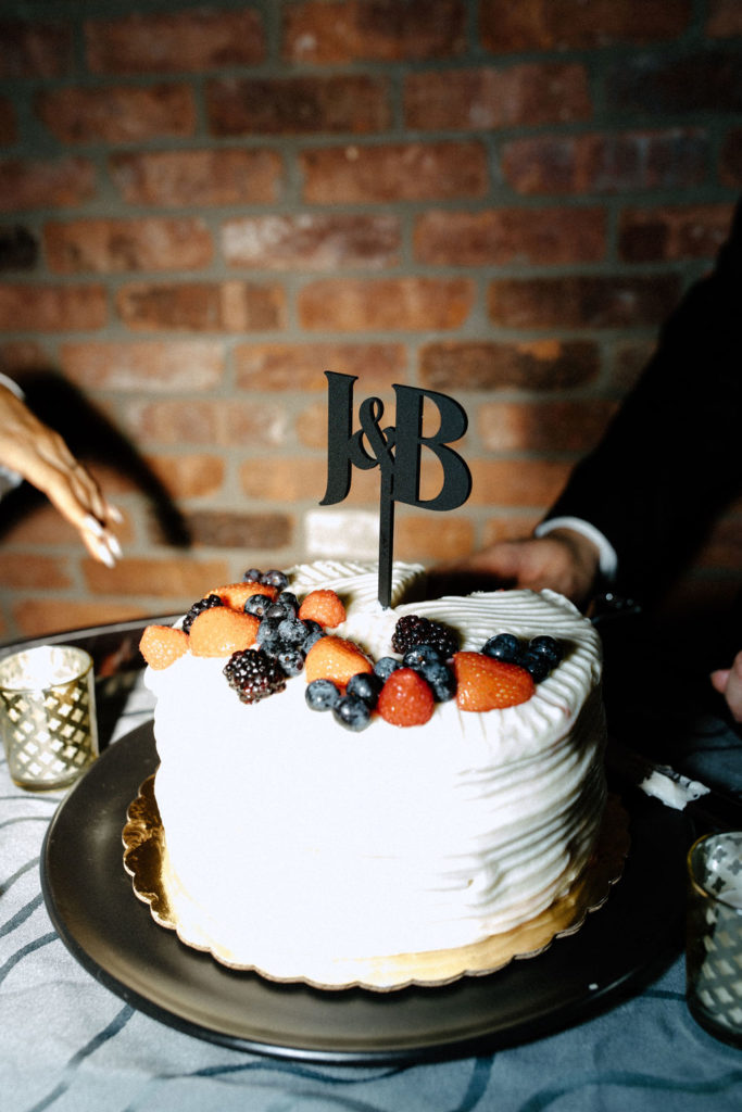 cake that has j and b cake topper