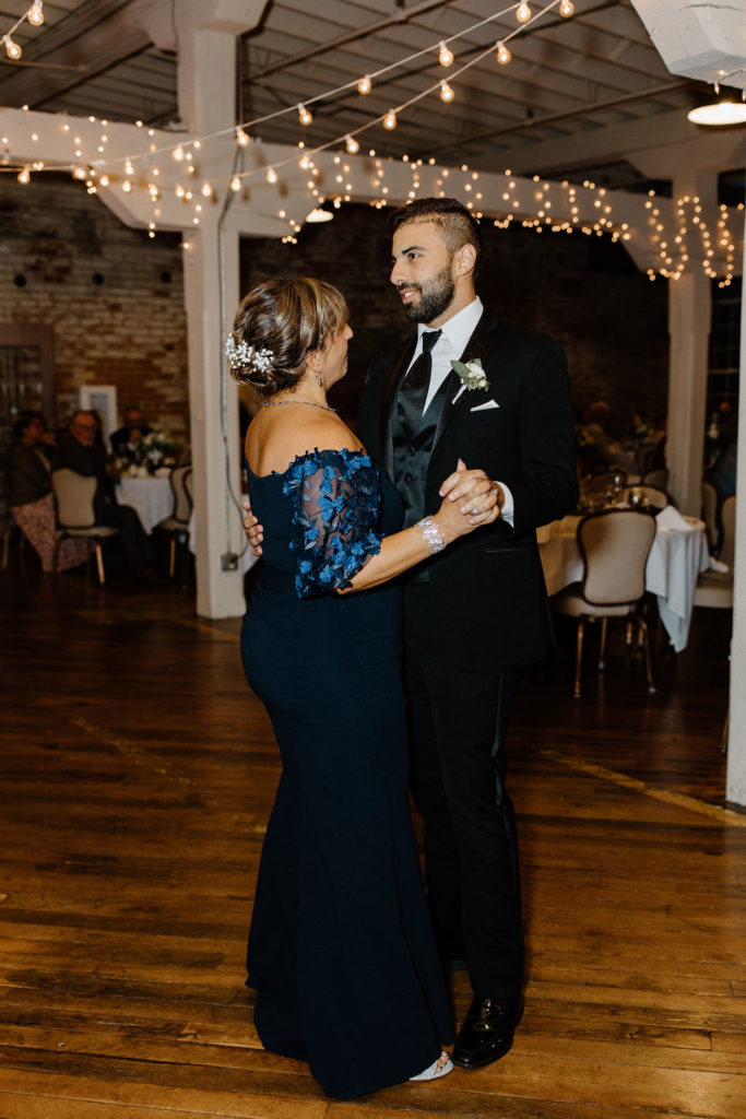 groom dancing with his mother