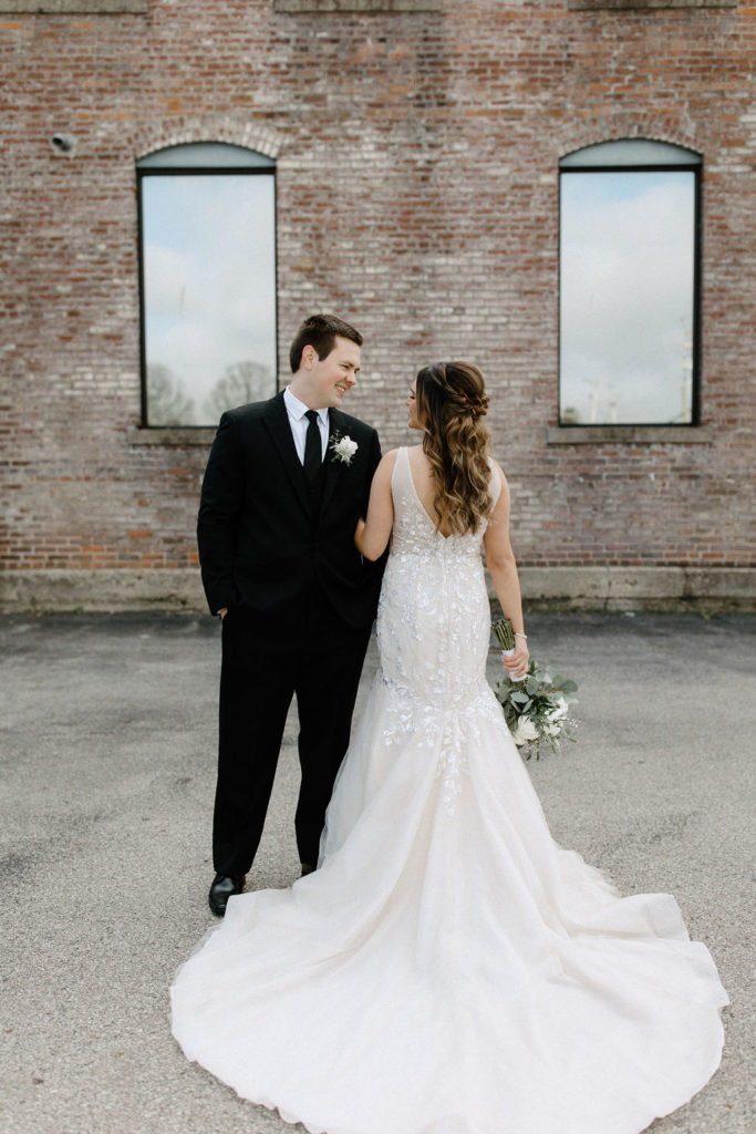 Bride and groom portraits by Indianapolis based wedding photographer Brianna Dutcher