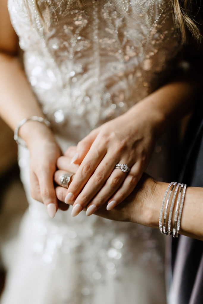 Bride getting ready for Indiana wedding 