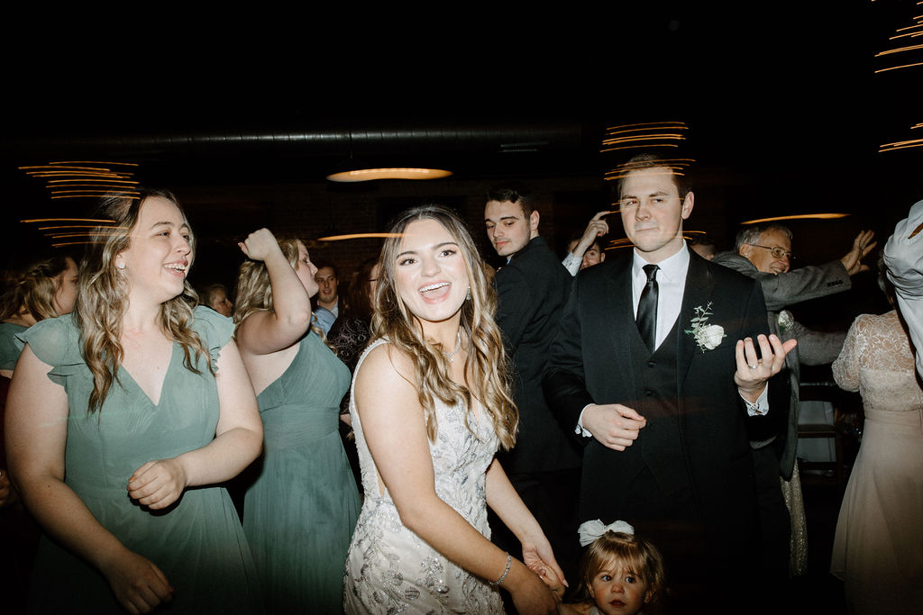 Open dancing during Indiana wedding reception