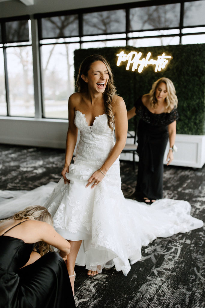 Bride getting ready for wedding in Indiana