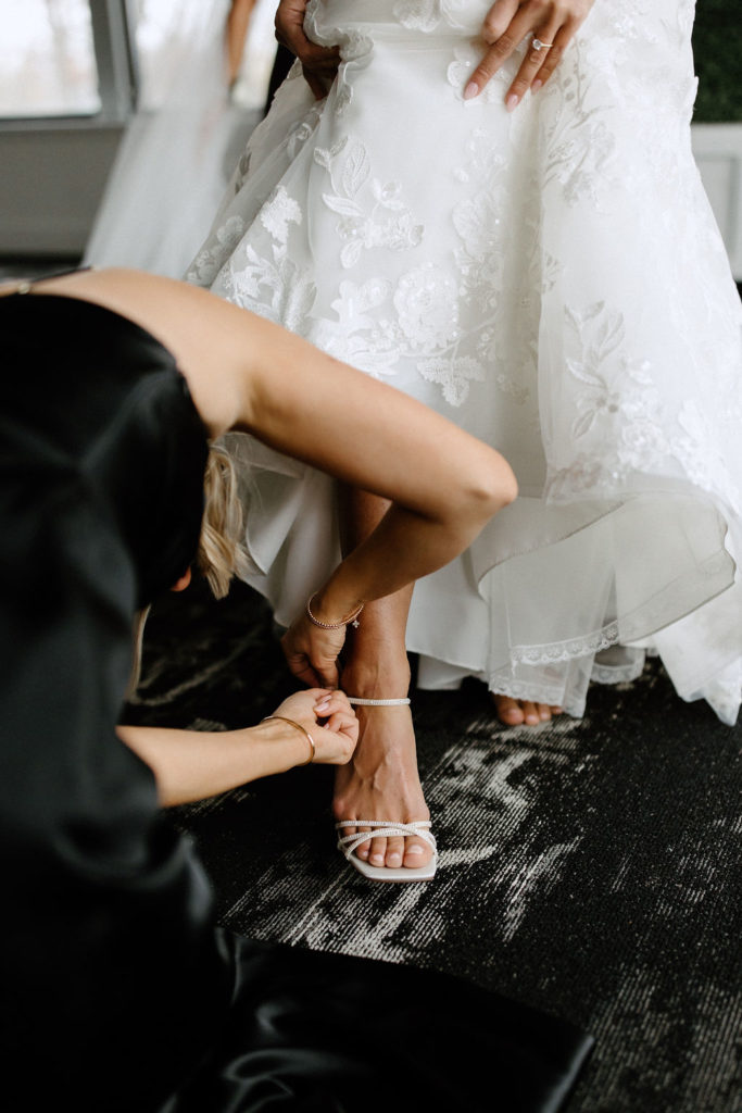 Bride getting ready for wedding in Indiana